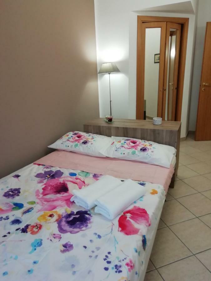 Casa SereTina Rome Bagian luar foto